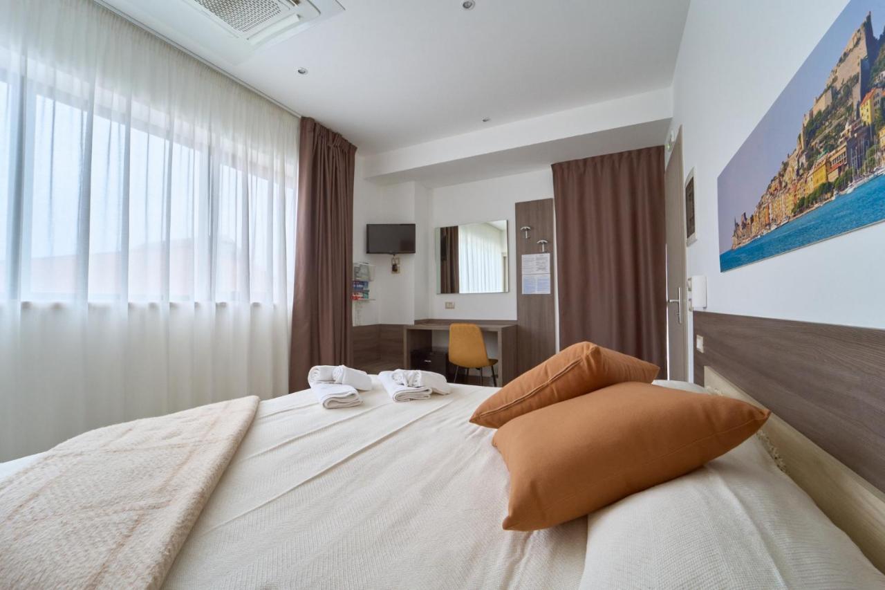Firmafede Guest House Sarzana Luaran gambar